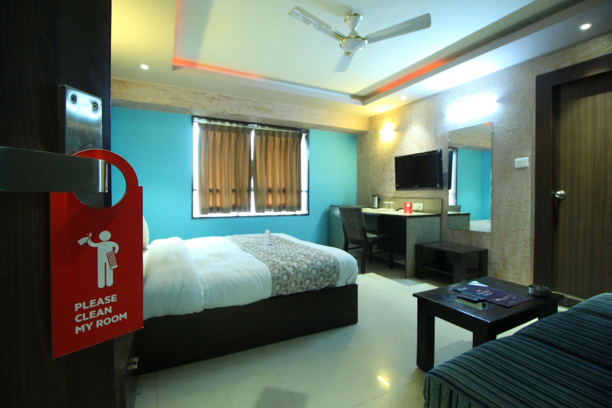 אחמדאבאד Oyo 4161 Hotel Shailly Inn מראה חיצוני תמונה