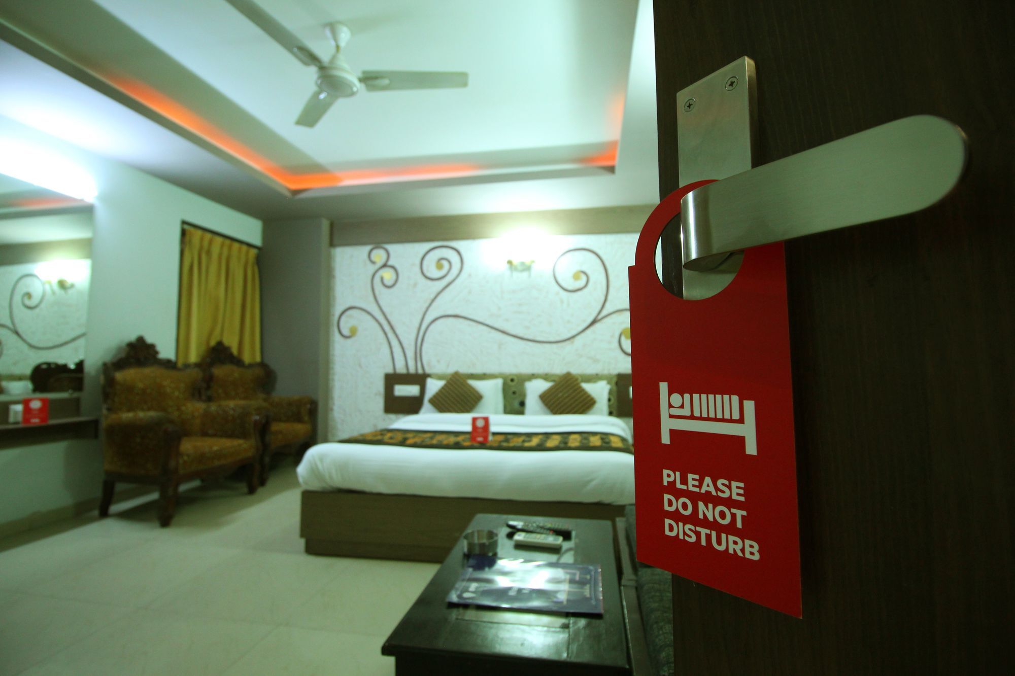 אחמדאבאד Oyo 4161 Hotel Shailly Inn מראה חיצוני תמונה