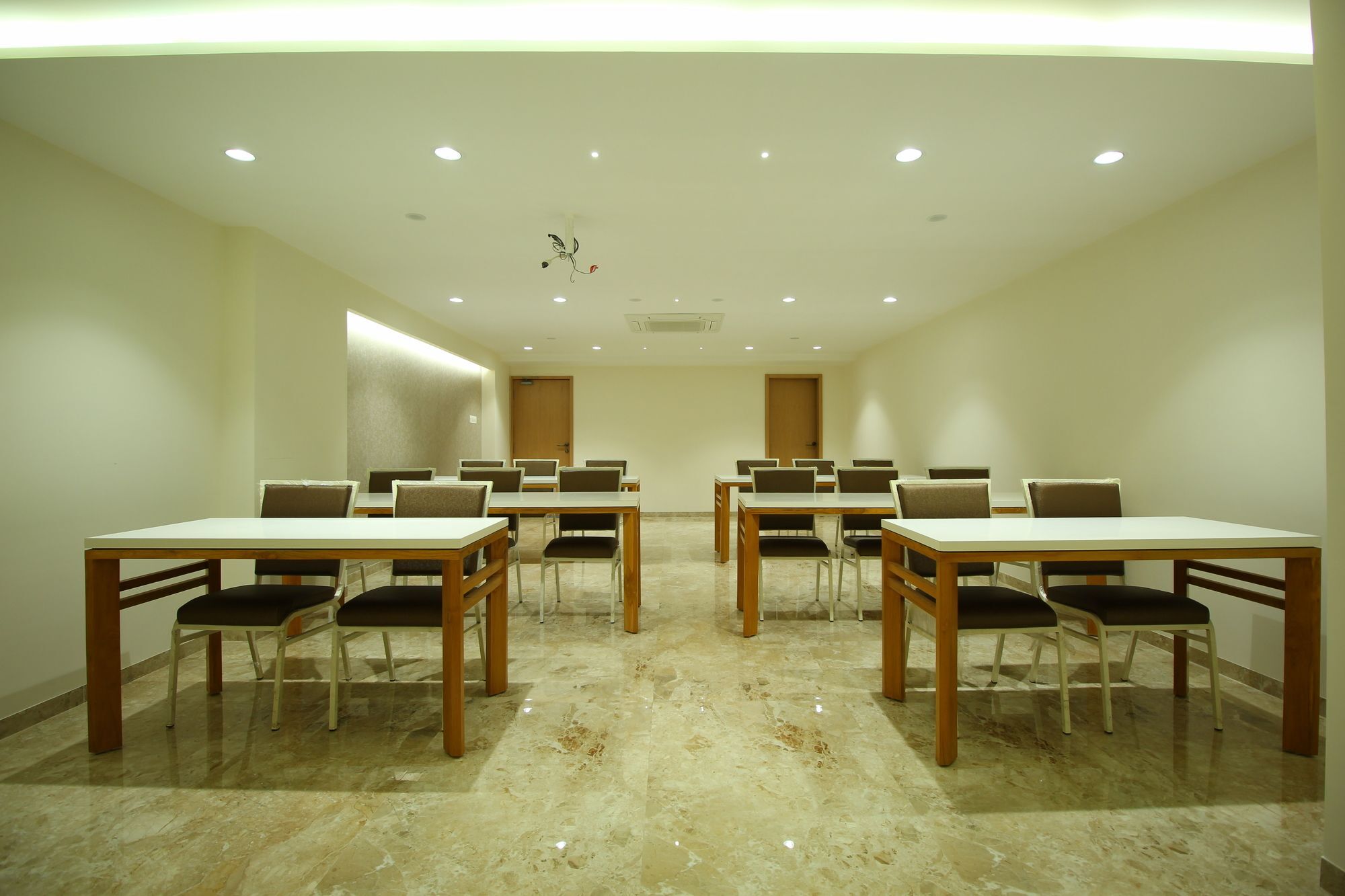 אחמדאבאד Oyo 4161 Hotel Shailly Inn מראה חיצוני תמונה