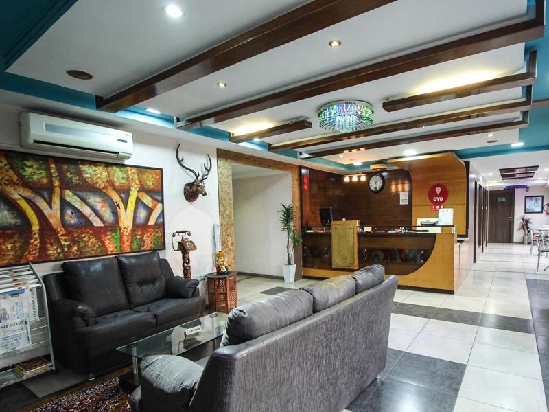 אחמדאבאד Oyo 4161 Hotel Shailly Inn מראה חיצוני תמונה